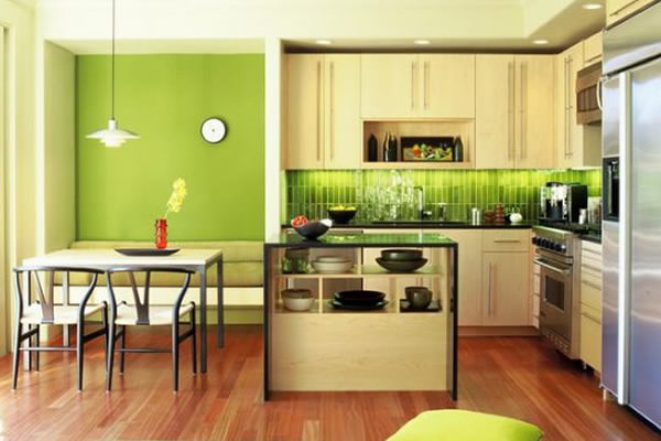 Không gian nhà bếp màu xanh lá