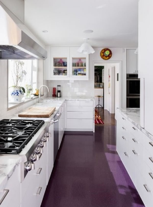 Ý tưởng trang trí nội thất phòng bếp với sắc tím ấm cúng mà cũng thật độc đáo